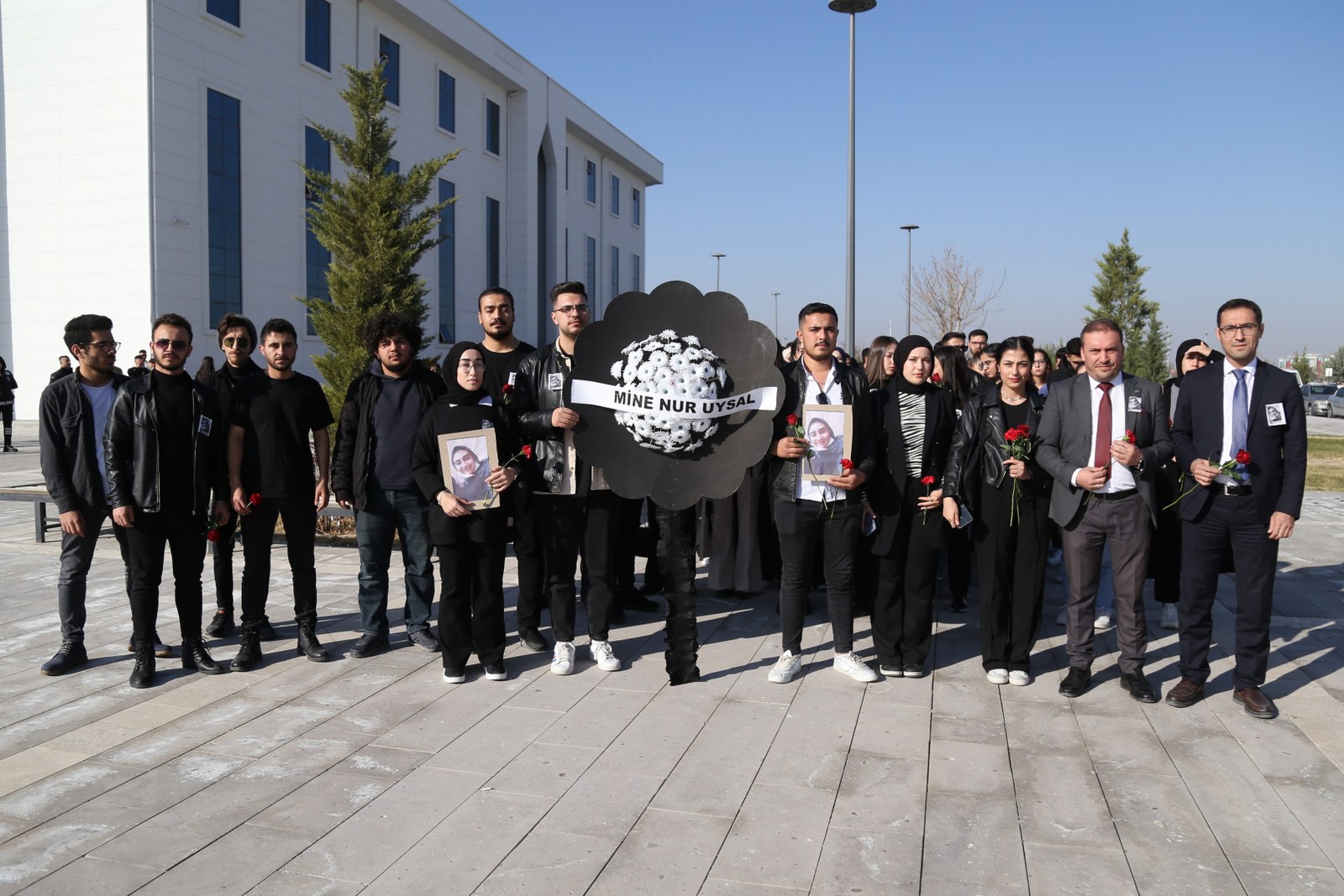 Arkadaşları, Mine Nur Uysal’ı Dualarla Andı