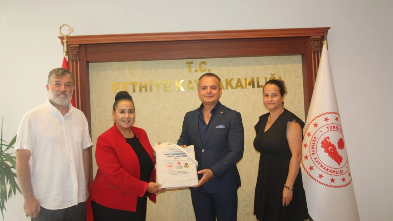 MuğlatürkTV ekibi Fethiye Kaymakamı Fatih Akkaya’yı ziyaret etti