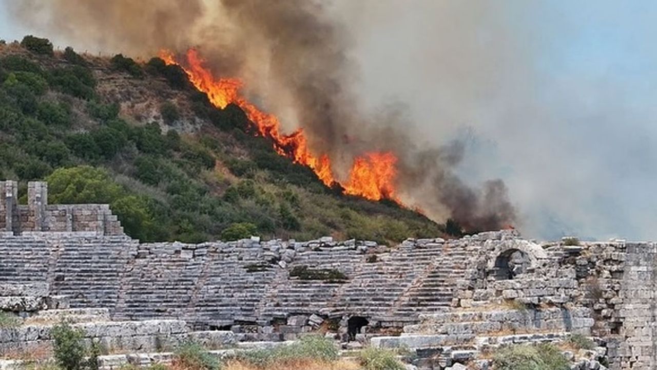 Antalya alev alev: Muratpaşa, Aksu ve Manavgat’ta eş zamanlı yangın!