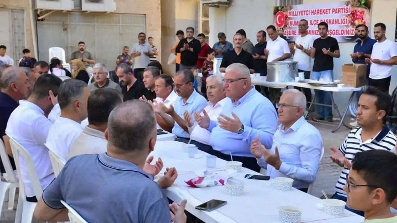 MHP Kumluca İlçe Başkanlığı’ndan aşure ikramı: Birlik ve beraberlik mesajı