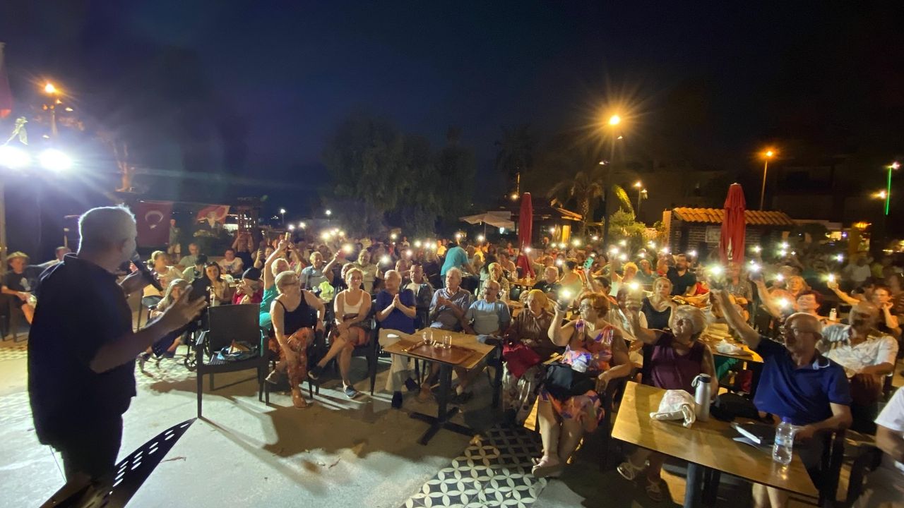 Müzikli Fethiye akşamları renkli sahnelerle devam ediyor!