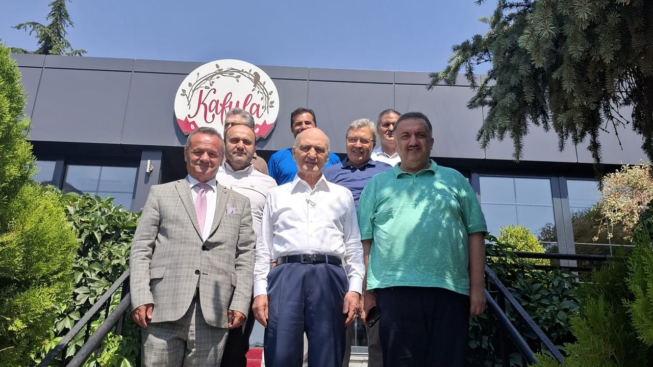 Çevre ve Şehircilik Eski Bakanı Erdoğan Bayraktar Başkent Üniversitesi kampüsüne ziyaret