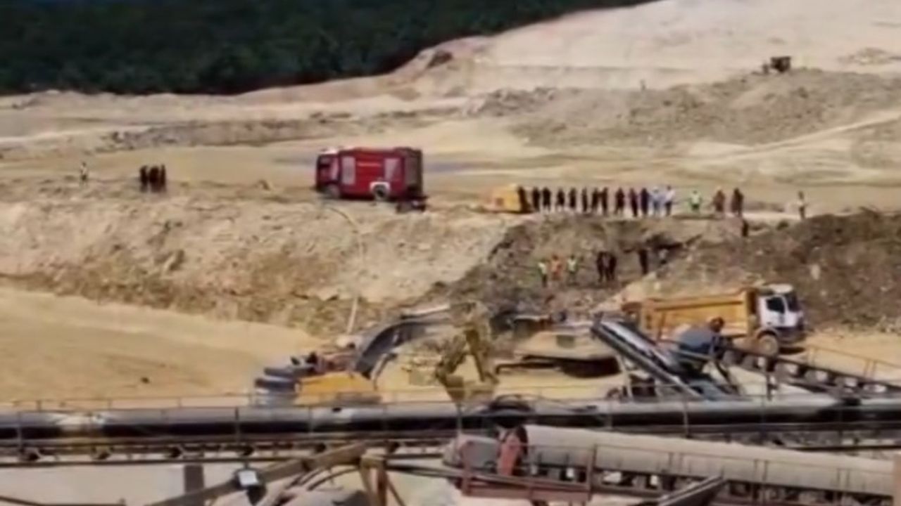 Çatalca’da kum ocağında kaza: Operatör için çalışmalar sürüyor