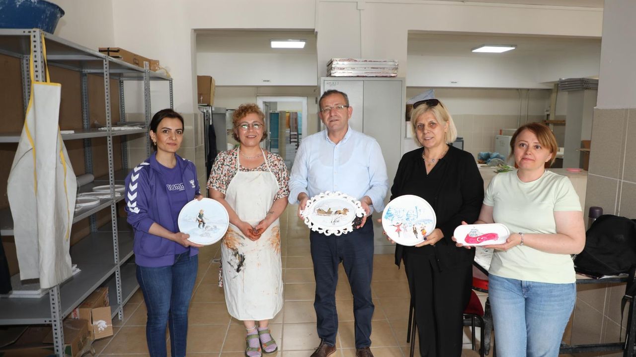 Kars Valisi Ziya Polat, Halk Eğitim Merkezi’ndeki kursiyerlerle buluştu