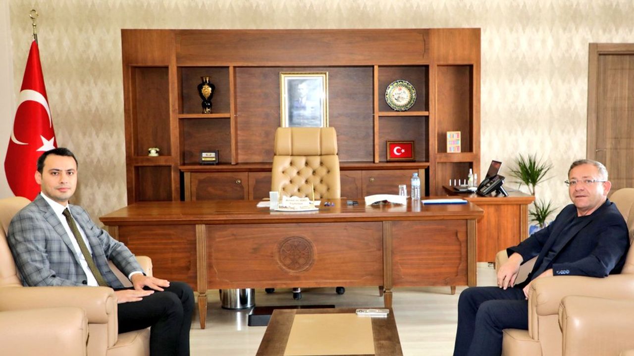 Kars Valisi Ziya Polat’tan Selim Kaymakamı Mehmet Ali Semiz’e hayırlı olsun zqiyareti