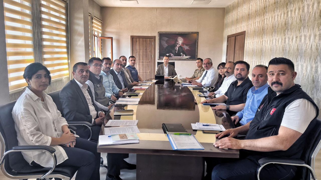 Selim Kaymakamı Mehmet Ali Semiz Başkanlığında İlçe İdare Şube Başkanları toplantısı gerçekleştirildi