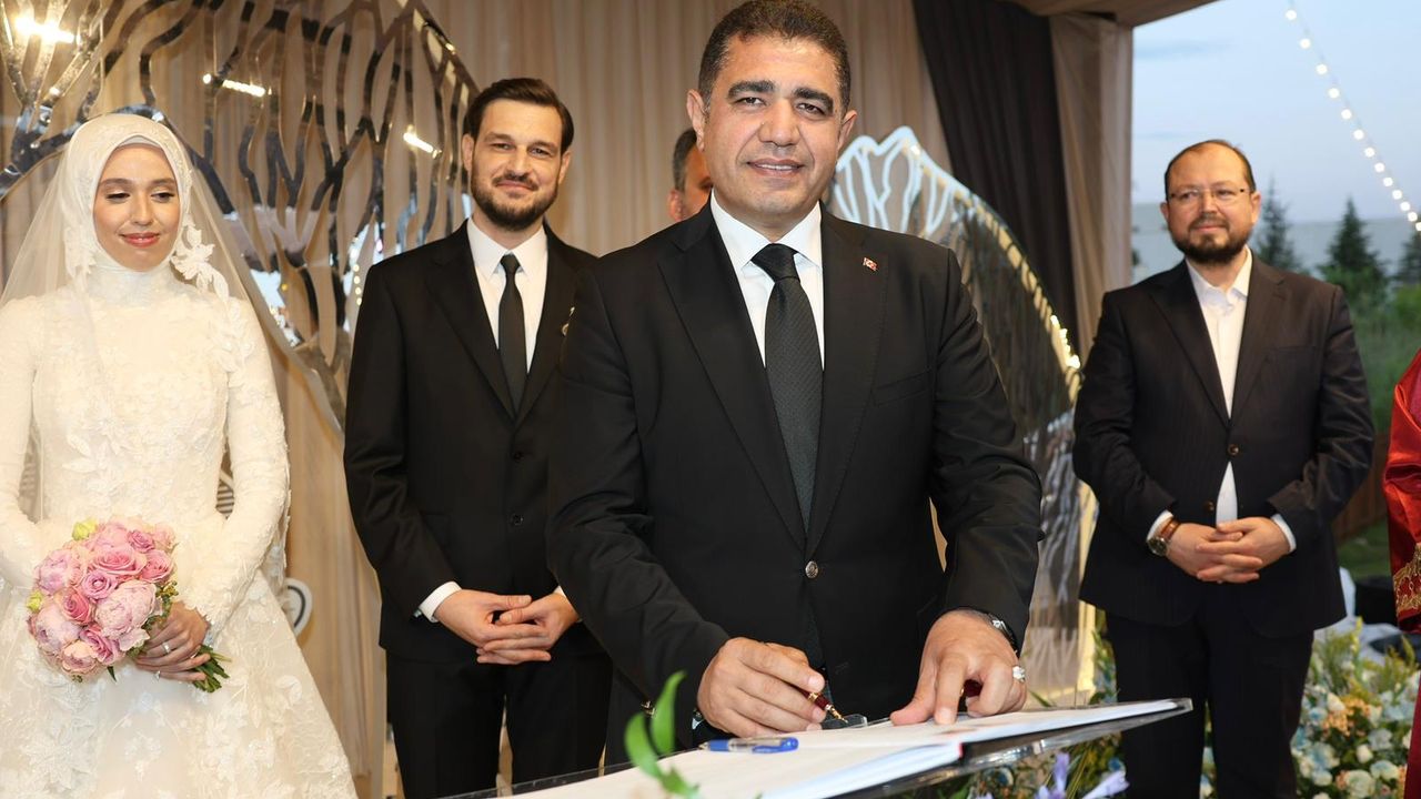 Organize Sanayi Bölgesi Müdürü Serdar Erdem, Diyetisyen Şule Görür’le evlendi