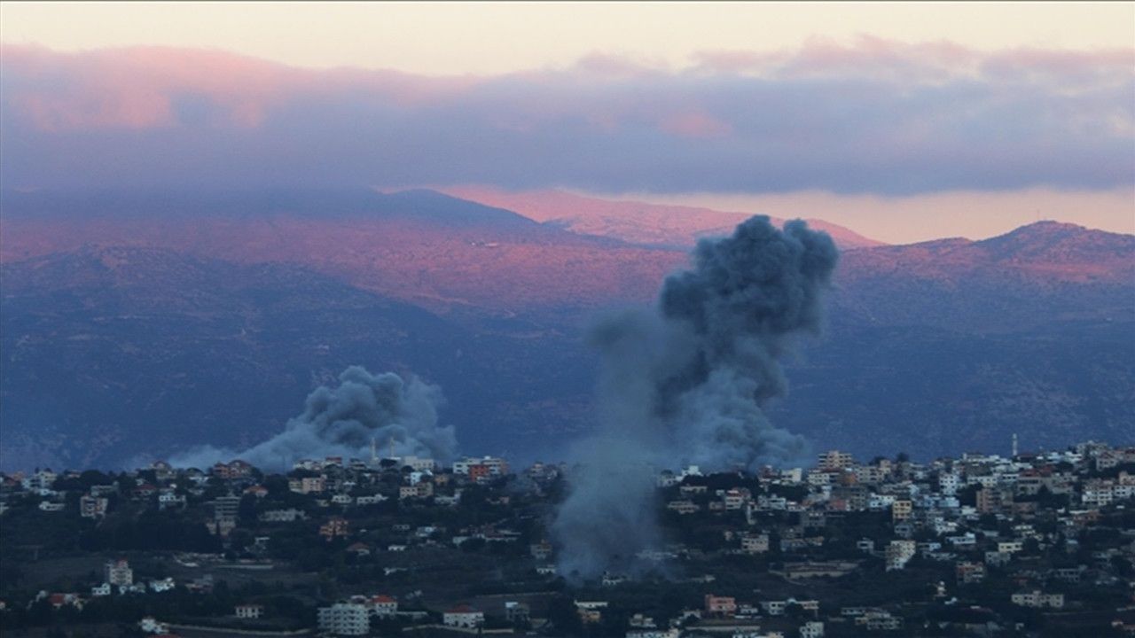 İsrail, Suriye’nin başkenti Şam’ı vurdu: Genelkurmay Başkanlığı’nın girişi vuruldu