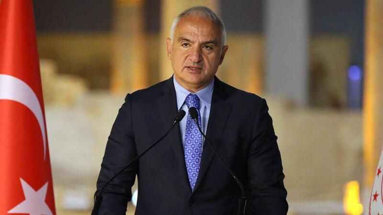 Kamyon kamyonun üzerine devrildi: 1 ölü