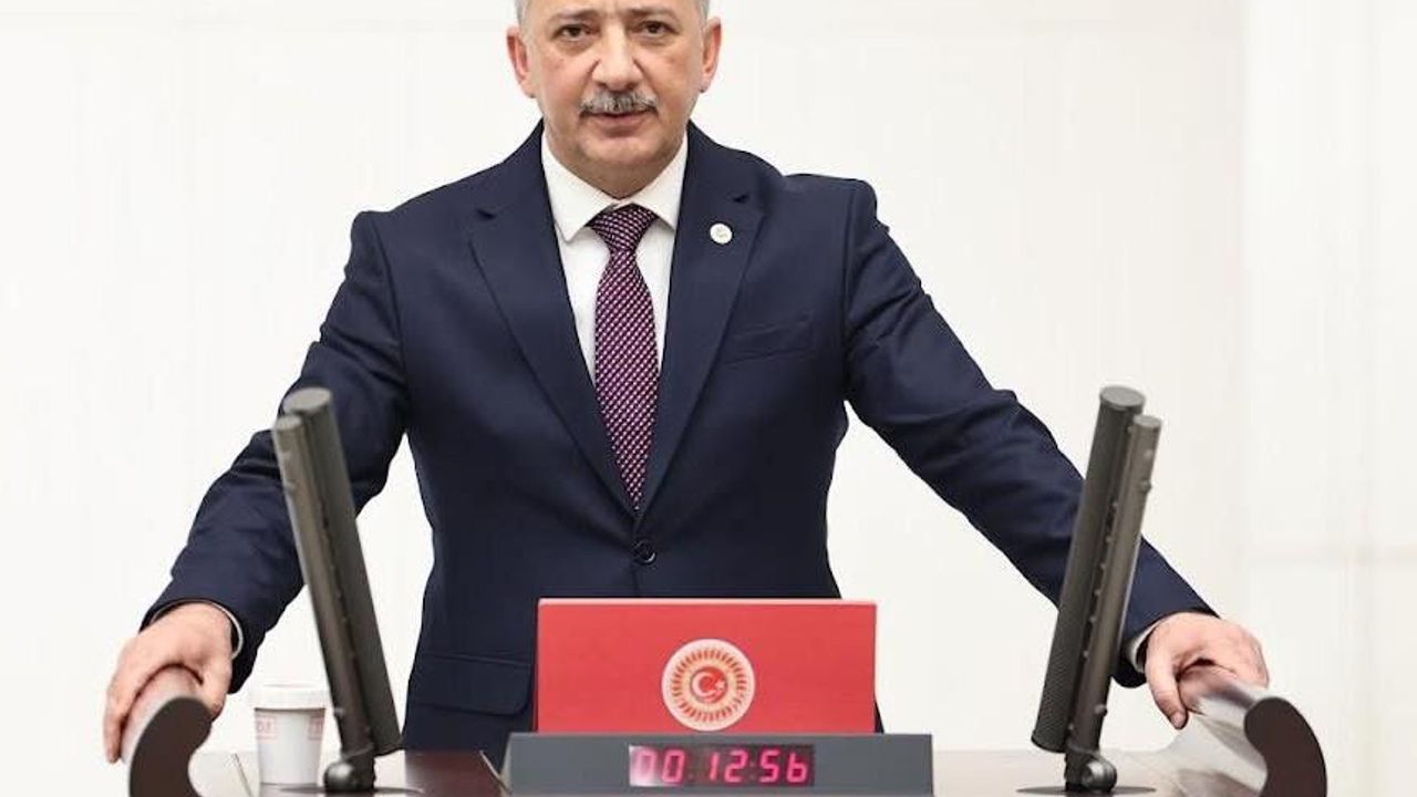 Kadem Mete’den Yangın Uyarısı: “Yeşil Vatan Hepimizin”