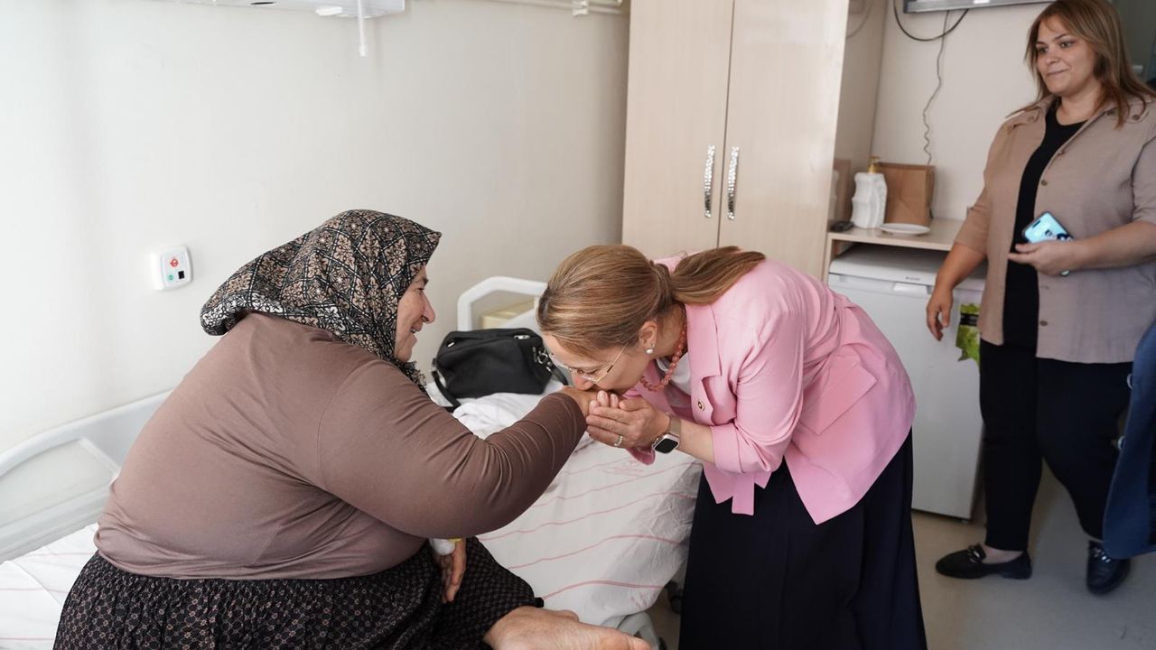 Milletvekili Derya Bakbak’tan 25 Aralık Devlet Hastanesine ziyaret