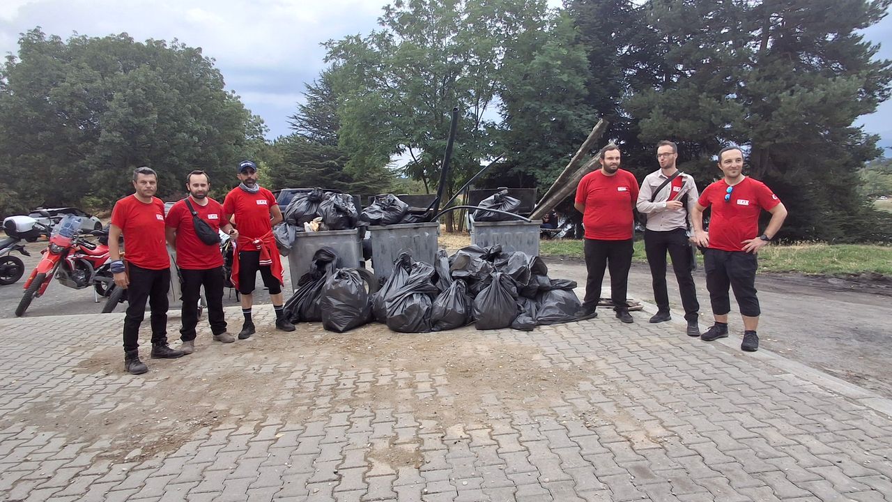 Vefa Motorize Derneği öncülüğünde Karagöl Yaylası’nda çöpler toplandı