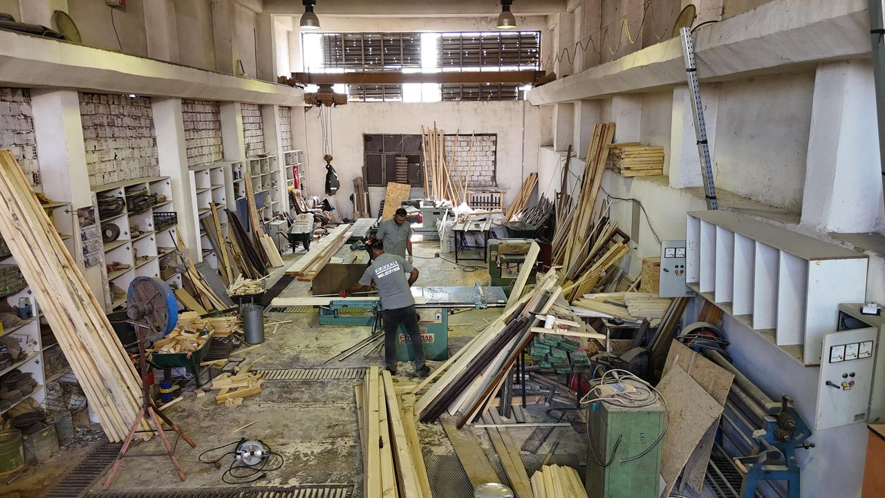 Kırıkkale Belediyesi park donanımlarını kendi üretiyor