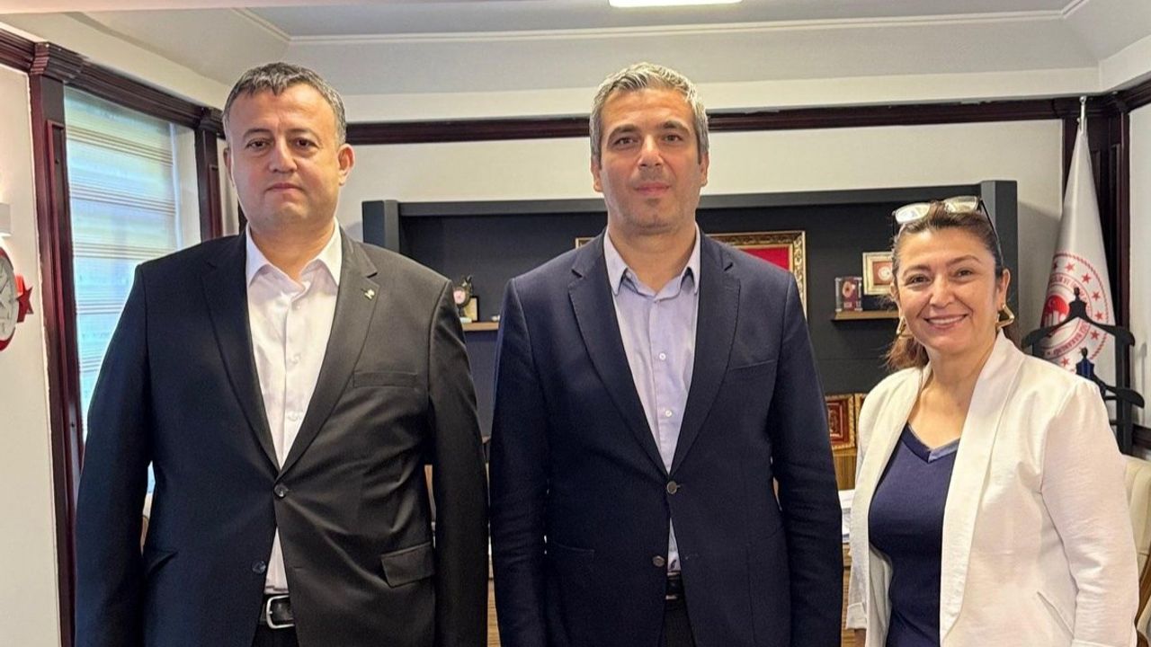 AK Parti Beypazarı İlçe Başkanı Etili’den Çevre, Şehircilik ve İklim Değişikliği İl Müdürü Arık’a ziyaret