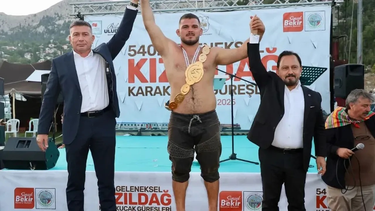 Altın kemerin sahibi Mehmet Çelebi oldu…