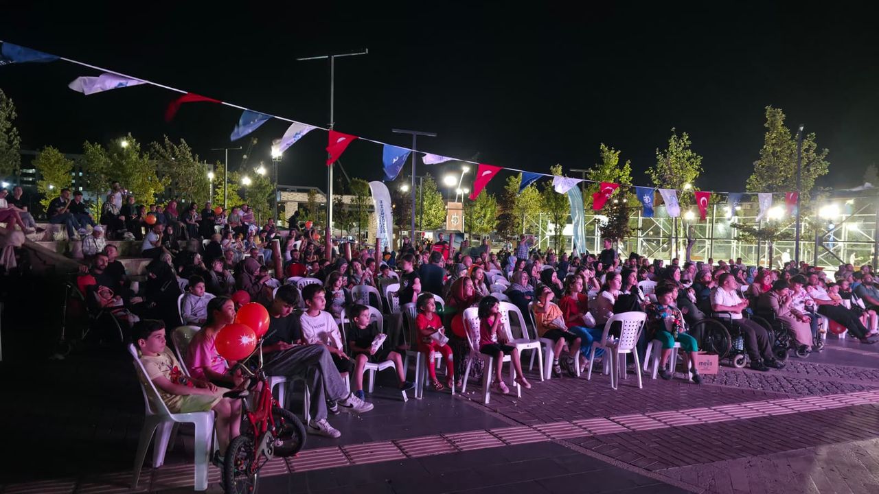 Kocaeli Büyükşehir’den kitapseverlere film molası