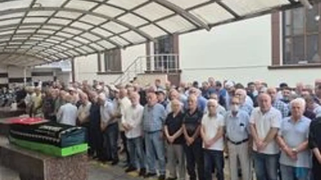 Düzce’de vefat eden Öğretmen Madencioğlu defnedildi