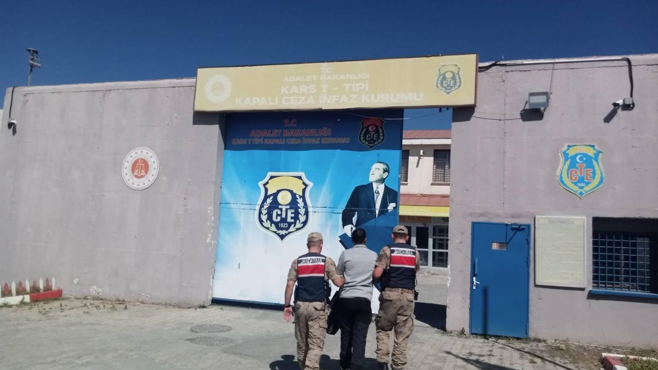 Kars’ta aranan firari jandarmanın operasyonuyla yakalandı