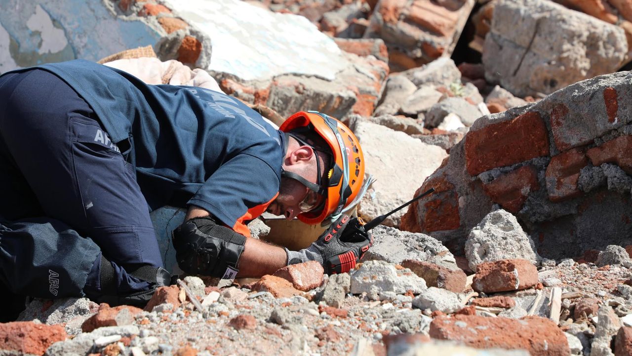 Kars’ta olası bir deprem tatbikatı başarıyla tamamlandı