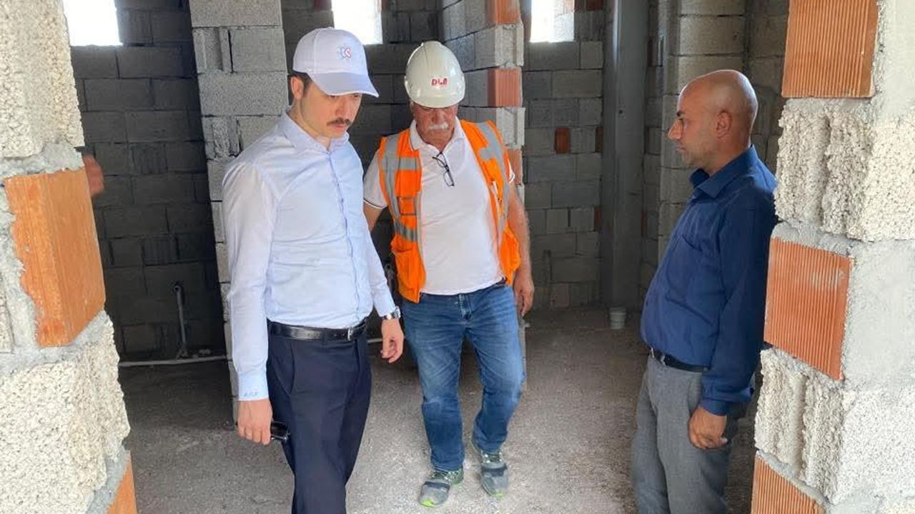 Kaymakam Kahraman, Başköy Camii inşaatını yerinde inceledi