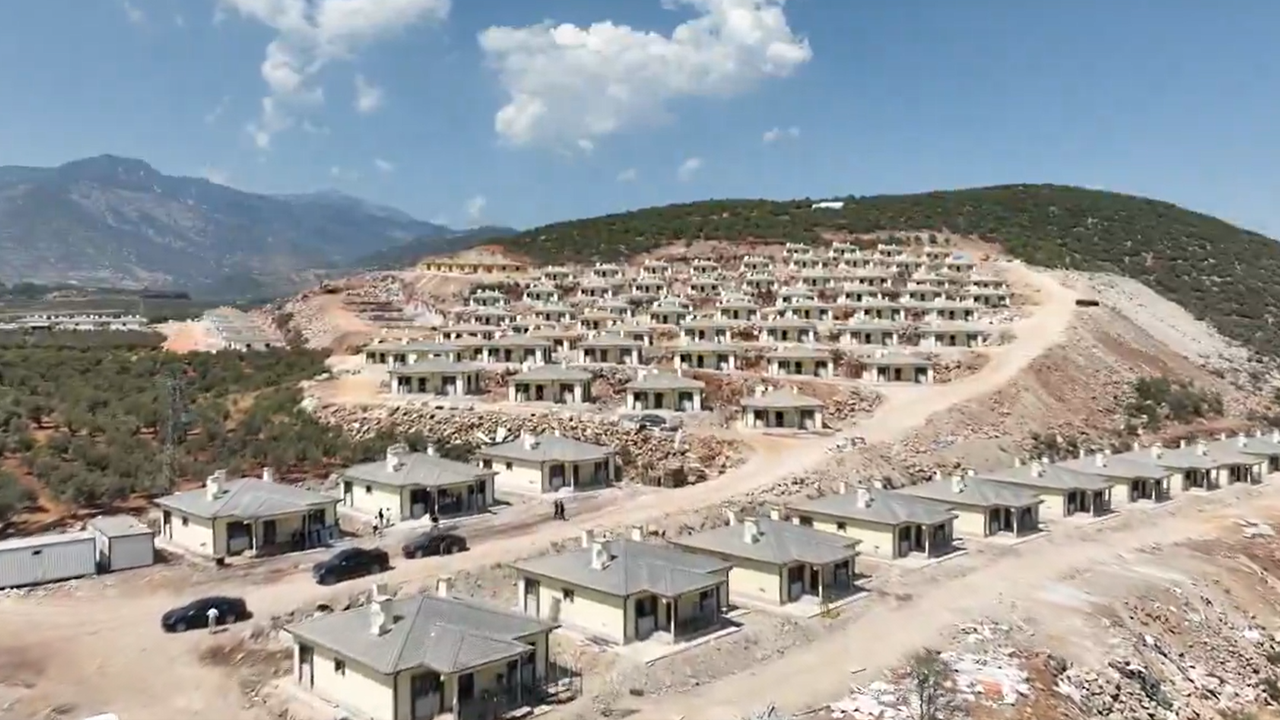 Hatay Hassa’da 622 afet konutunun inşaatı sürüyor