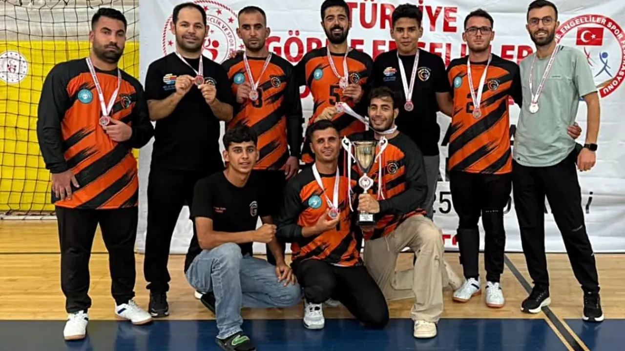 Halil Nacar: Bu gençler alkışlanır