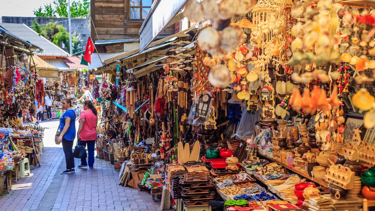 Turistlerden hediyelik eşyaya rekor harcama: 1 milyar doları aştı