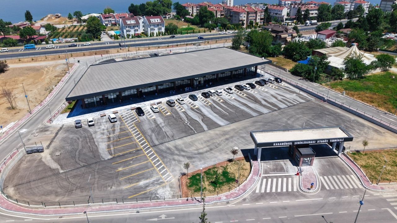 Başkan Büyükakın, Karamürsel ve Gölcük otogarlarının eski ve yeni halini paylaştı