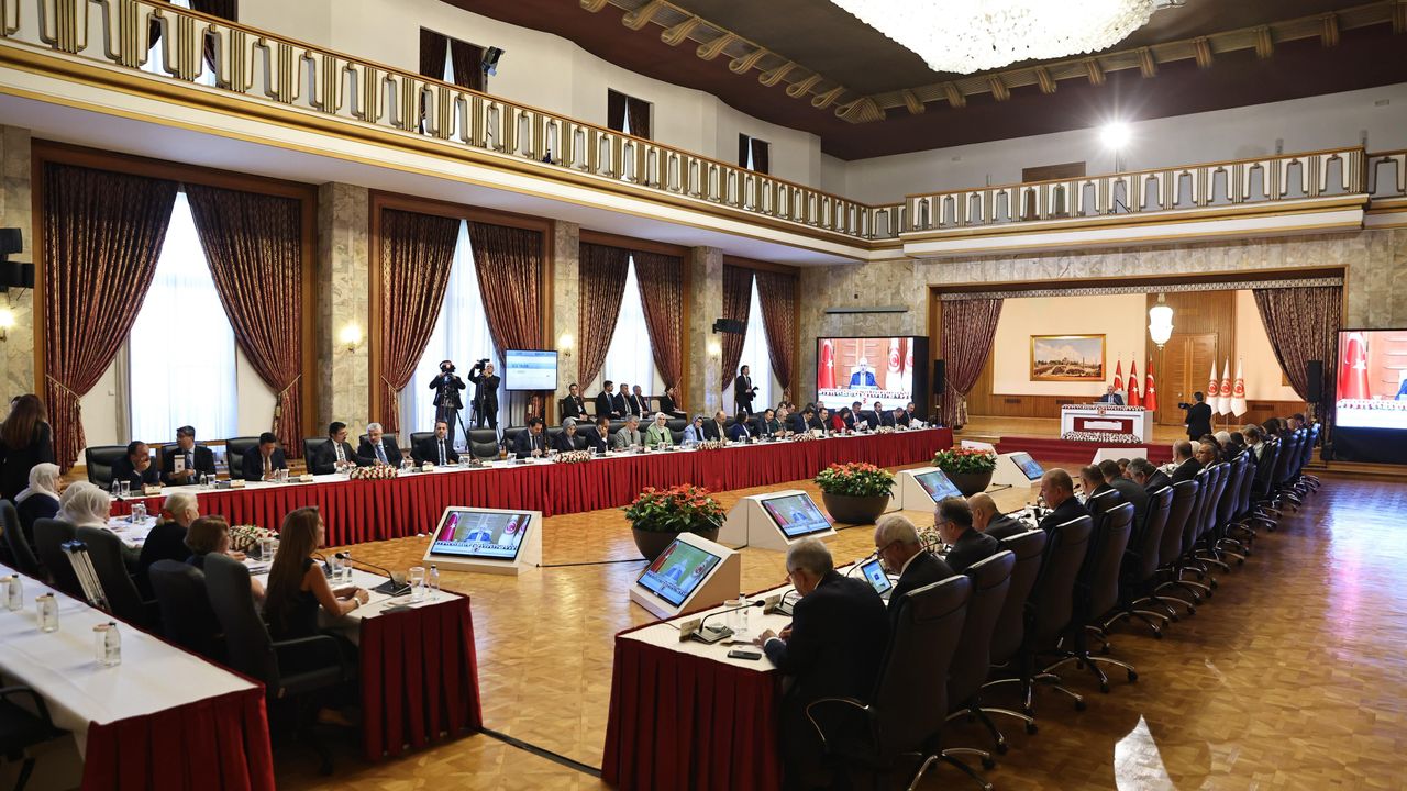 Numan Kurtulmuş: Türkiye’ye özgü model, komisyonun tarihi başarılarından olacak