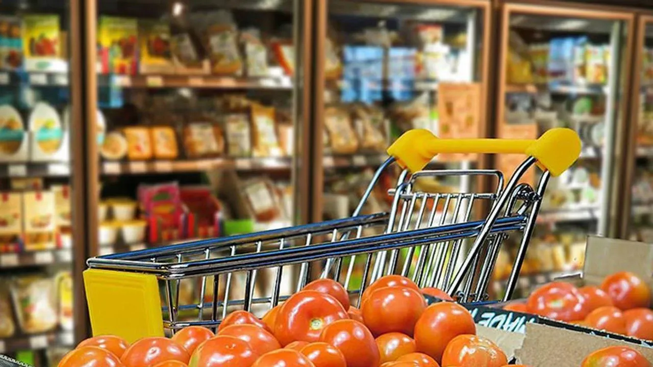 Zincir markete tarihi geçmiş ürün cezası: 1 gün kapatıldı