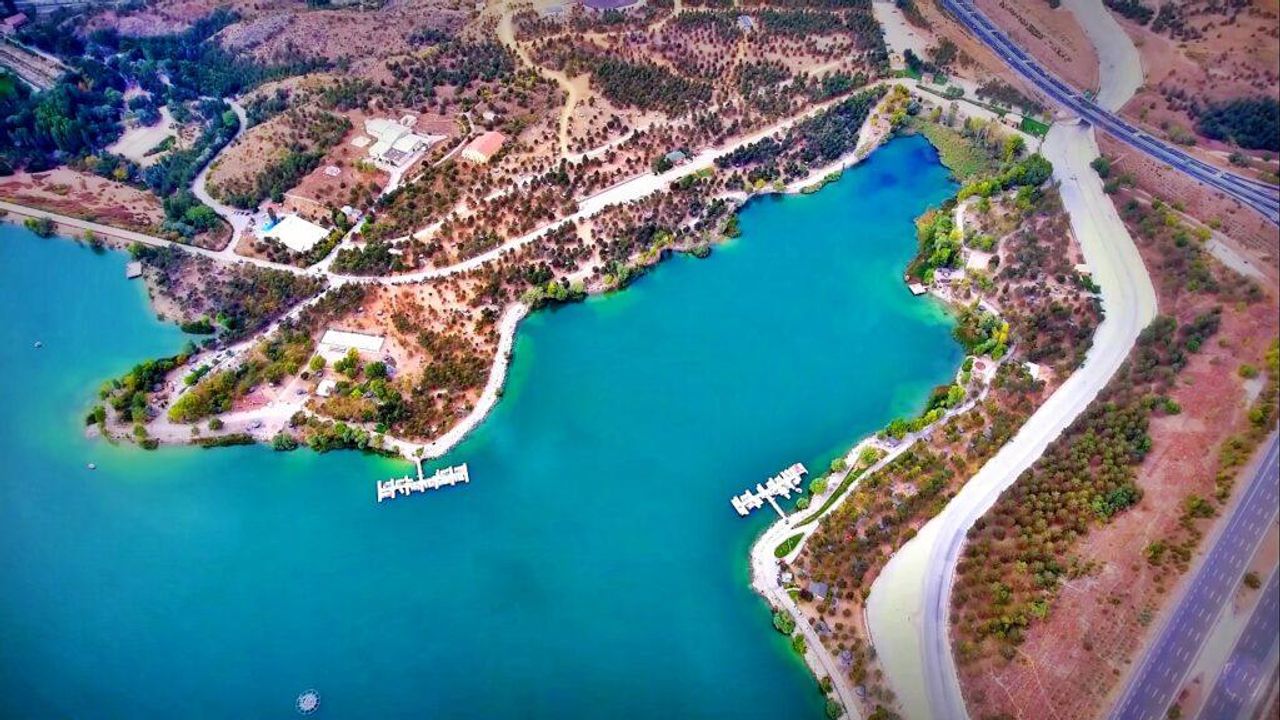 Doğa tutkunlarının uğrak noktası: Mavi Göl’deki doğal yaşam