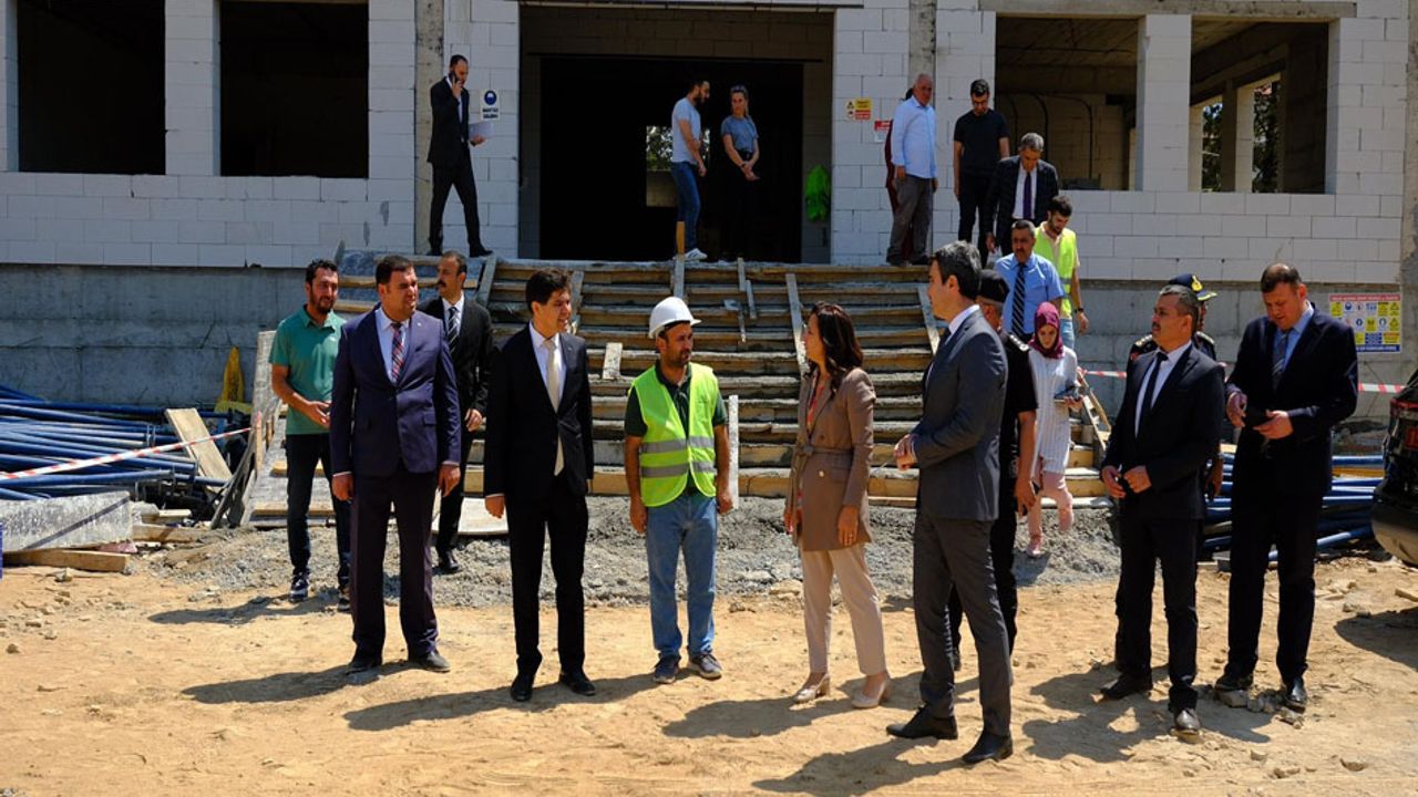 Bucak’ta eğitim ve sağlık yatırımları denetlendi