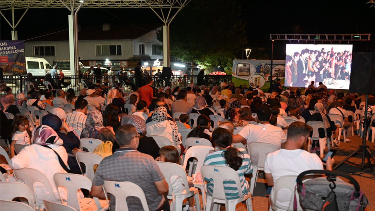Mehmet Tönge’de açık hava sinema keyfi