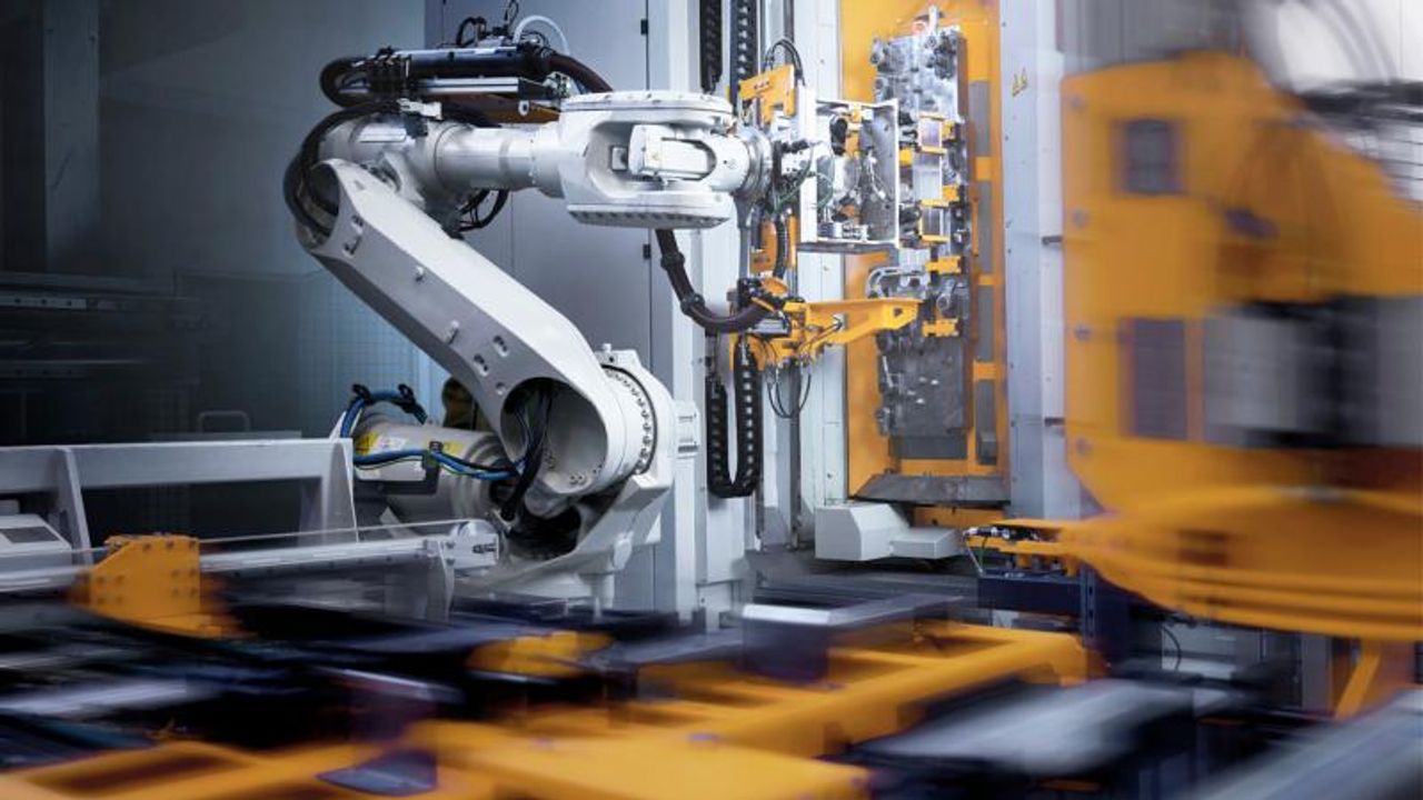 Sanayi üretimi haziran ayında hem aylık hem yıllık artış gösterdi