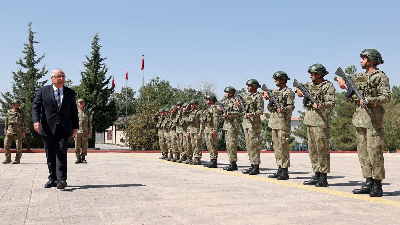 Milli Savunma Bakanı Güler’den Şırnak ziyareti