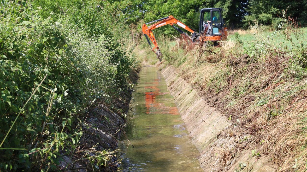 Sulama kanallarında hummalı temizlik