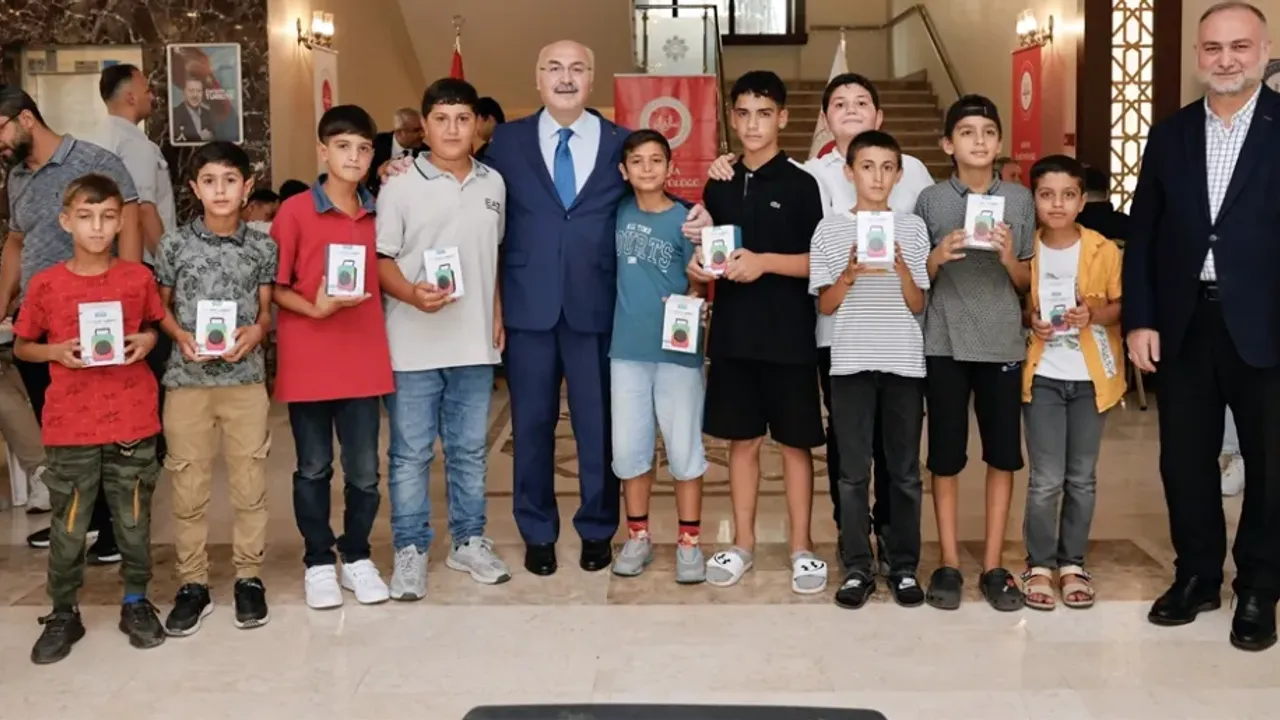 Vali Köşger, Kur’an kursu öğrencileriyle bir araya geldi