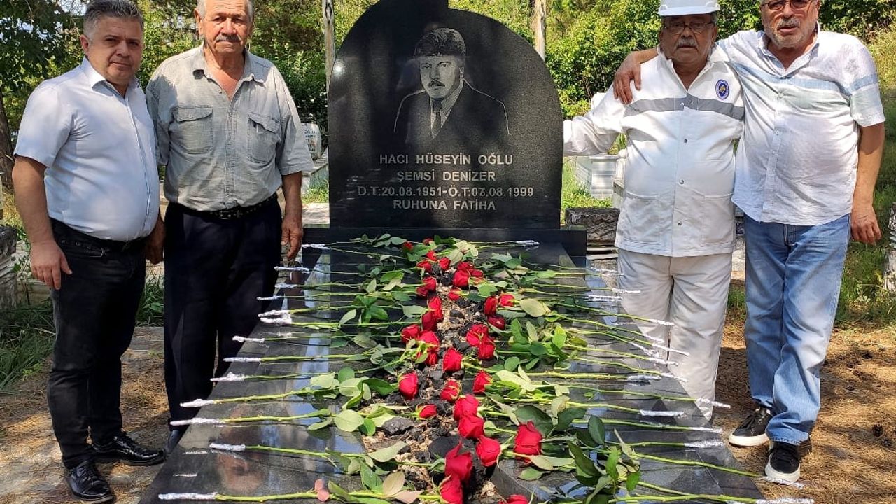 Şemsi Denizer, kabri başında anıldı