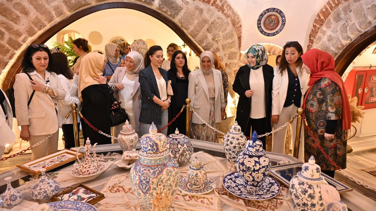 800 yıllık tarihi hamam kadınların kültür ve sanat yuvası oldu