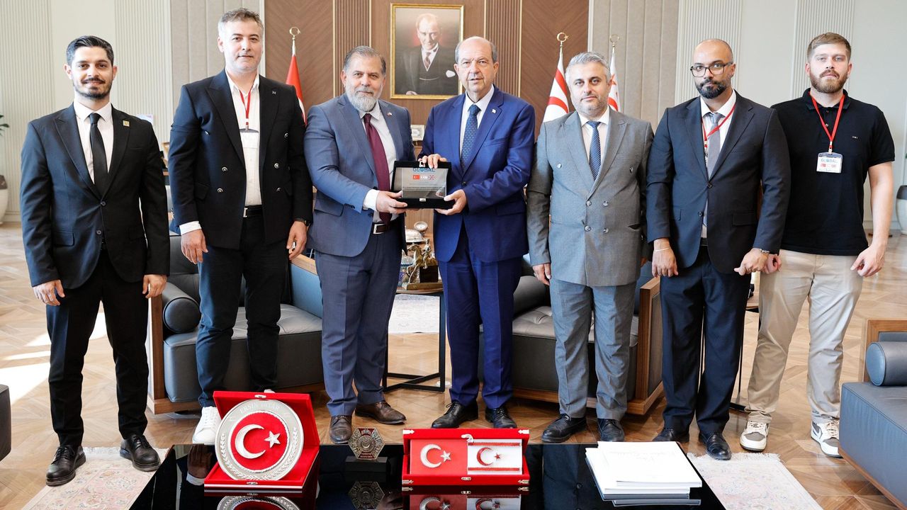 İngiltere’deki Türk Dünyasından KKTC Cumhurbaşkanı Ersin Tatar’a destek ziyareti