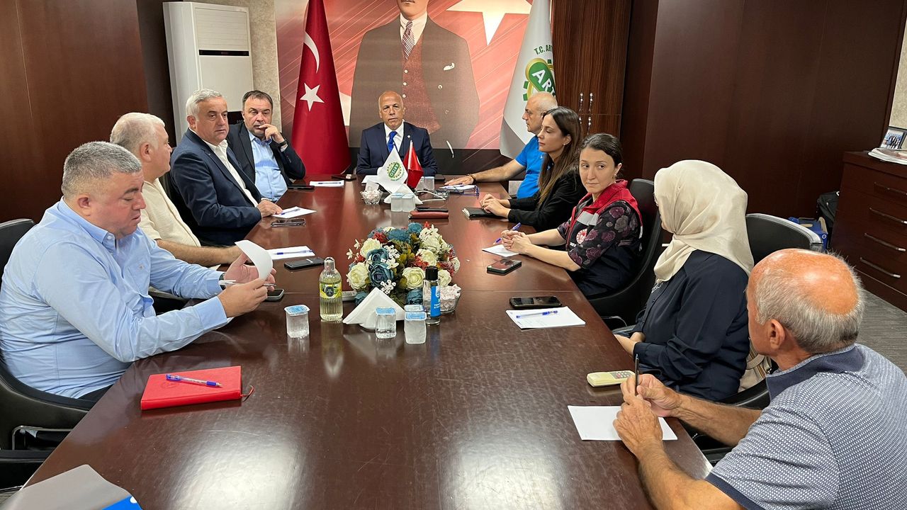 Artvin’de, balın kilogramı bin 500 lira olarak belirlendi