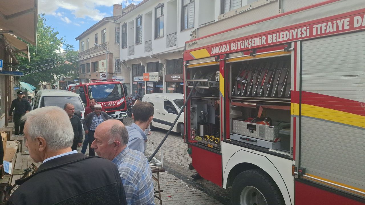 Çarşı içinde çıkan yangın korkuttu