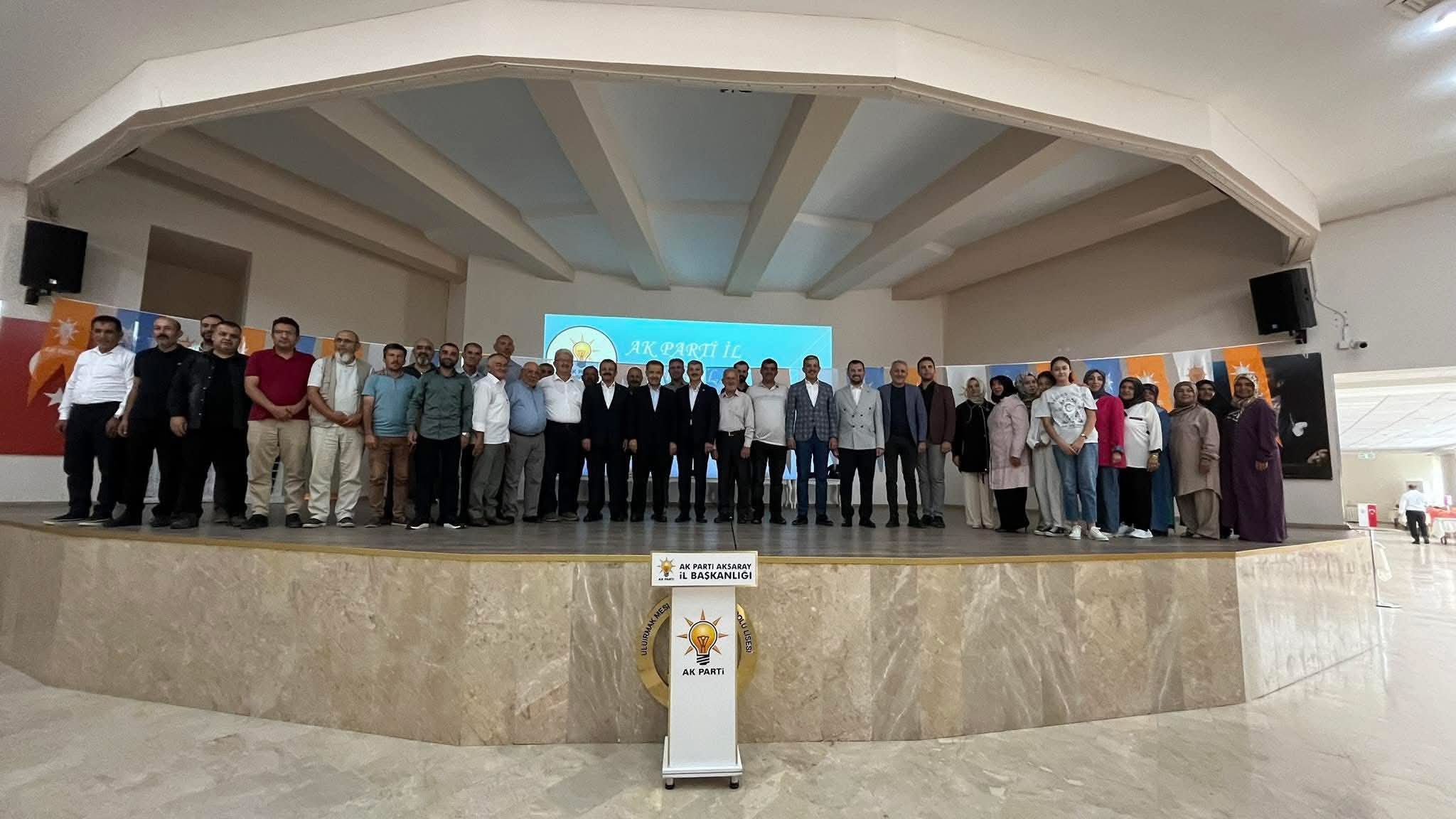 Ak Parti Mahalle Başkanları ile buluştu