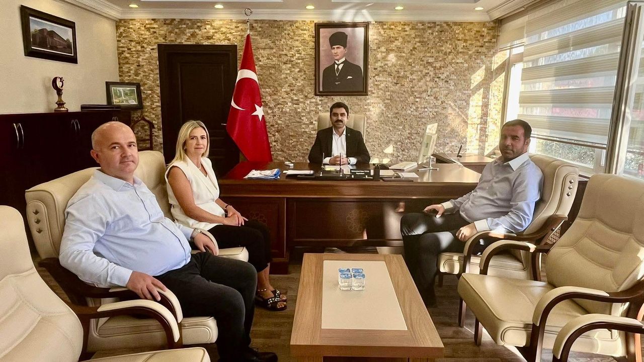 Kars Kızılay Şube Başkanı Kübra Hüryurt Susuz Kaymakamı’nı ziyaret etti