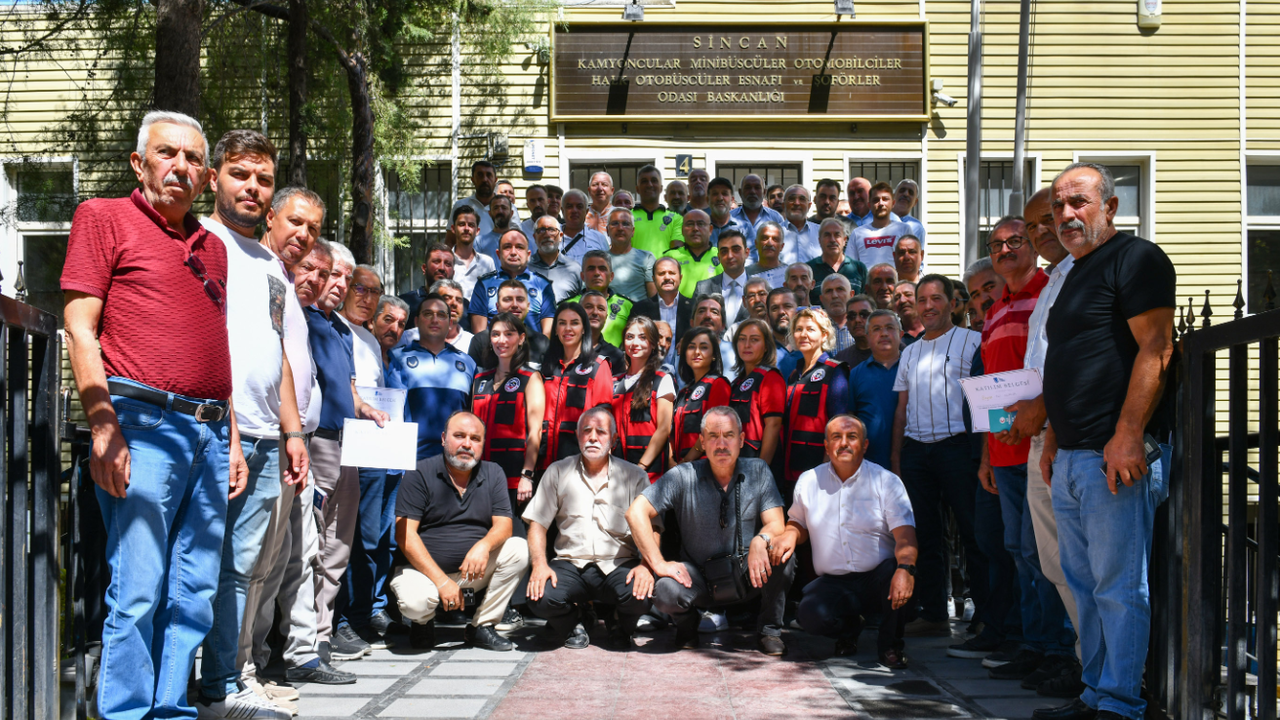 Ankara Büyükşehir Belediyesi okul servis şoförlerine eğitim veriyor