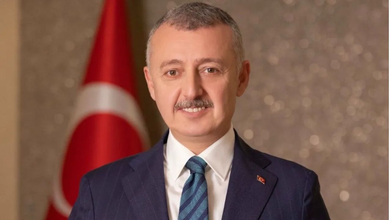 Kocaeli Belediye Başkanı Büyükakın okula yeni başlayan miniklere başarılar diledi