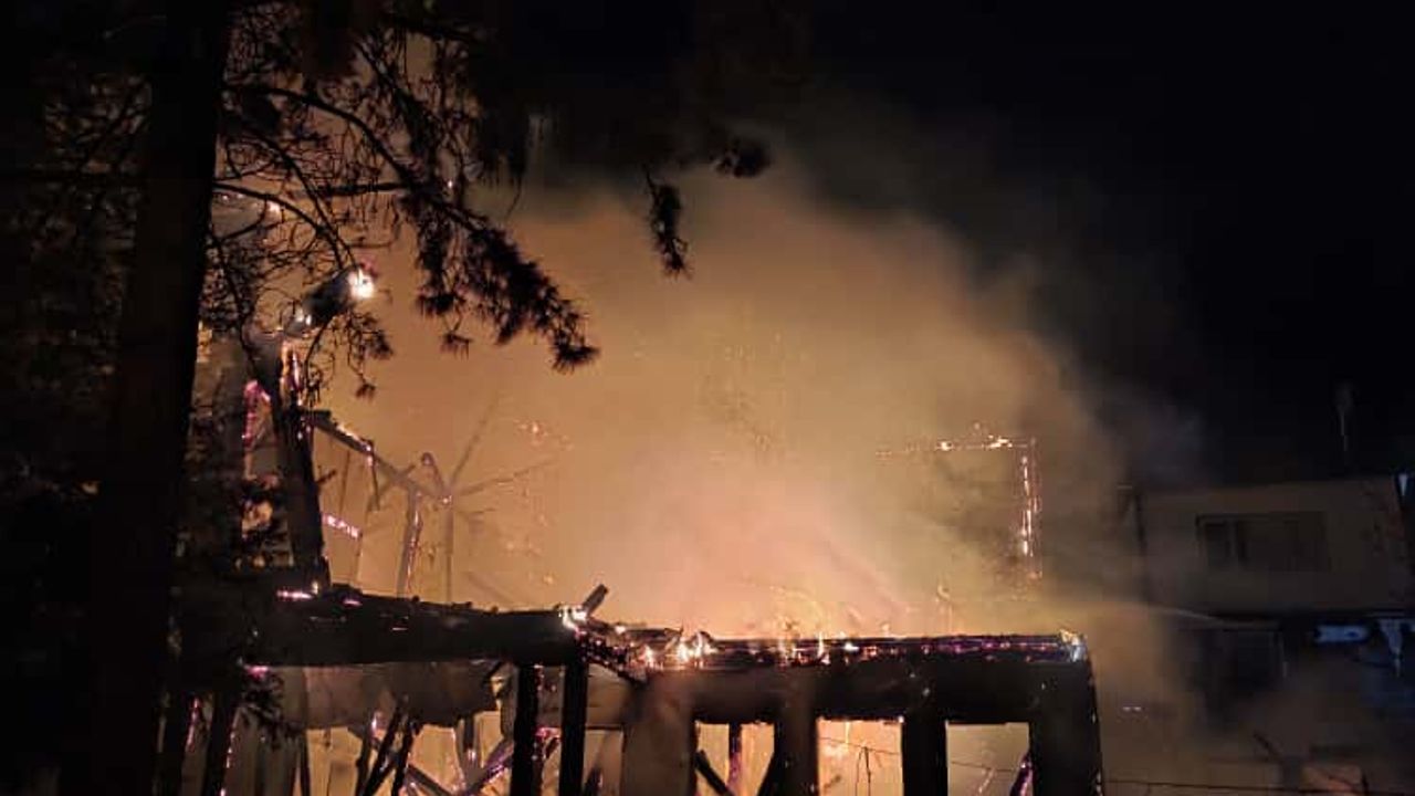 Mudurnu’nun tarihi keyvanlar konağı alevlere teslim oldu