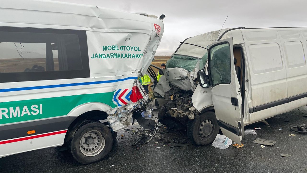 Aksaray’da feci kaza: 2 asker şehit, 1 sivil hayatını kaybetti