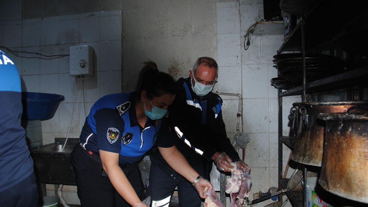 Şanlıurfa’da bozulmuş 1 ton et imha edildi