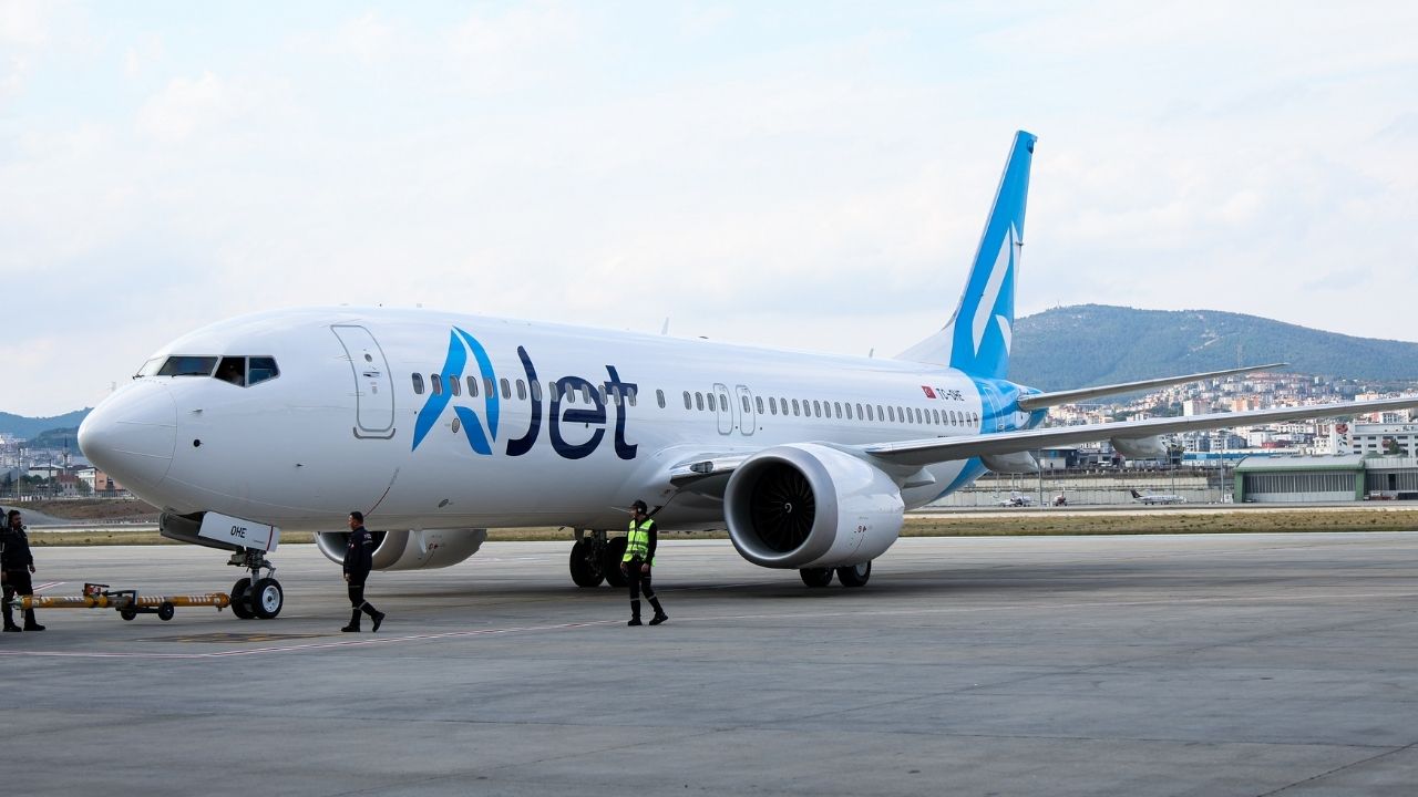 AJet’in 5. fabrika çıkışlı uçağı İstanbul’a indi